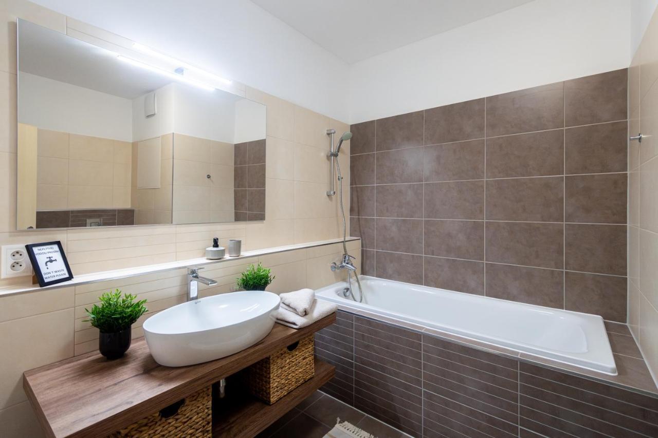Nova Karolina Apartment Острава Екстериор снимка